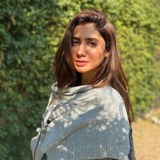 Mahira Khan Wiki, Age, Boyfriend, Husband, Family, Biography - WikiBio