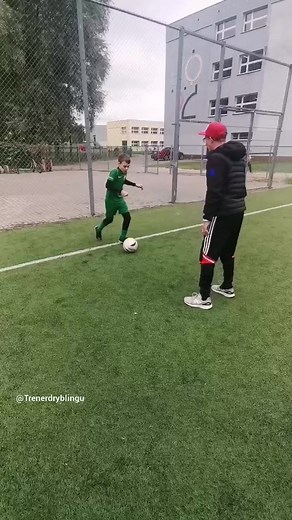 1.3M views · 17K reactions | Trap on the wing  Tutorial ⚽ #trenerdryblingu⚽#1v1 #soccer #dribble | Trener Dryblingu Piłkarskiego - Piotr "Olo" Oleksik | Facebook