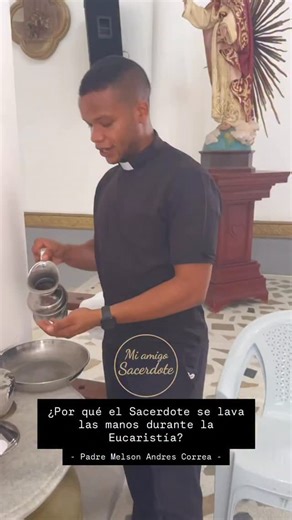 Mi Amigo Sacerdote on Instagram: "Padre Melson nos explica algo que todos vemos durante la celebración Eucarística pero que muy pocos conocen el significado espiritual de este gesto. “Lava, Señor, mi iniquidad y límpiame de mi pecado”. ✨ @catequizate_26 #MiAmigoSacerdote #IglesiaCatólica #Eucaristía"