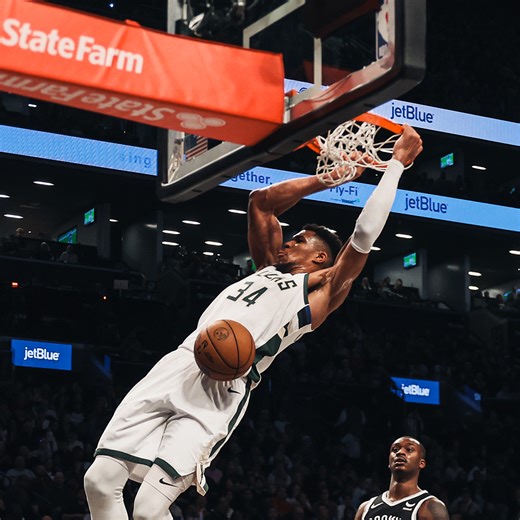 A near triple-double on 83% shooting in 30 minutes. 32 PTS | 10 REB | 8 AST | 2 BLK | Milwaukee Bucks