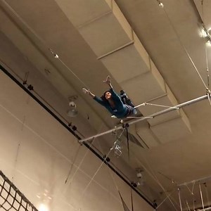 51K views · 39 reactions | What do you learn in your first trapeze class? A knee hang and backflip, of course! ❤️ . . . . #circus #flyingtrapeze #backtuck #kneehang #circuseverydamnday #ool #tsny #tsnychicago | Get a Grip Trapeze Chicago | Facebook