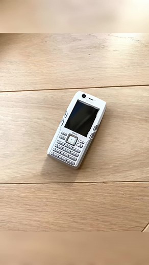 📱Siemens SXG75 White🤍🖤Prototype Released in 2005 year 📅 For sale💰= 580$ - Good condition🔥 Do you want to buy this phone? 📩 Write to address 💌 SXG75 Prototype - pre-production test model. It is the first UMTS phone developed by Siemens; previous models (U10 and U15) were developed by Motorola. It's also the company's last such device since the SG75 was cancelled🧐 Who had such a phone ? Write your first impressions about him☺️ If anyone has any information, please comment 💡⤵️ Enjoy this 