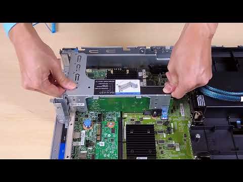 Lenovo ThinkSystem SR650 V3 installing a PCIe adapter and riser card