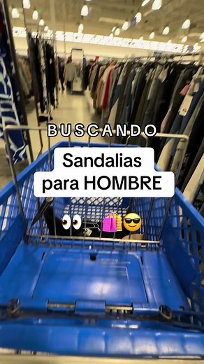 Comprando sandalias para hombres en Ross