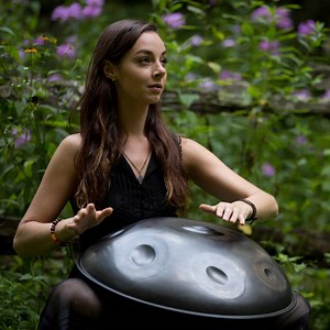 The Difference Between a Hang Drum and Hand Pan | Saraz