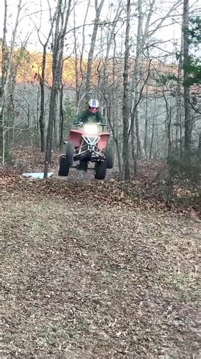 Quad Jumps, Sends It! #fullthrottleatvaction #400ex #sendit #quad #atv