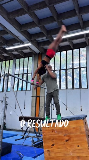 Ginástica Artística | UFMG | Belo Horizonte on Instagram: "Treinar é repetir até que o movimento vire natural! É ajustar, tentar de novo, sentir o corpo aprender. ✨O Tkachev da @julia_marques_ga mostra que tudo é uma construção, e quando tudo se alinha, o resultado é essa obra de arte! Na OEGA, estamos revolucionando a ginástica em Minas Gerais formando ginastas com técnica, consciência e paixão pelo que fazem❤️ #gymnastic #ginasticaartistica #ginasta #tkachev"