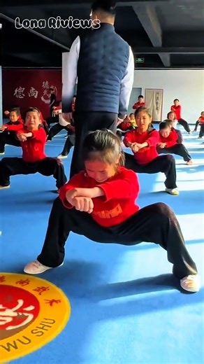 Các Em Học Sinh bị Thầy Giáo Phạt