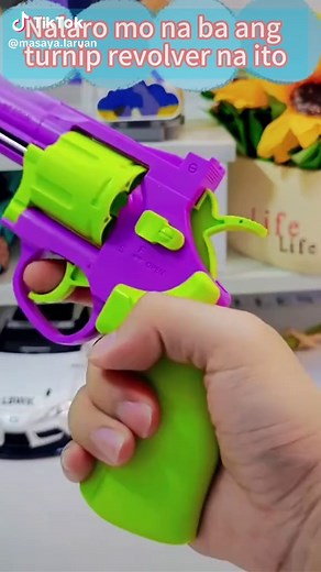 Toy Revolver Firing in Bursts - Cool Toy Unboxing