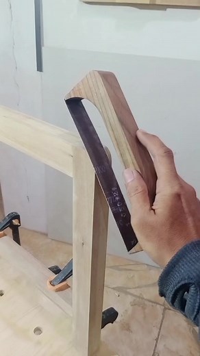 A simple bow sanding How to perfectly sanding curved object using bow sanding #woodworking #tips #tricks #diy #tools #tooltips