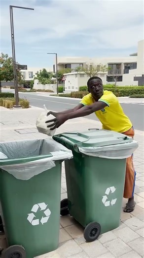 And be sure to recycle ! We have only one Earth ! 🌎 #learnfromkhaby #comic