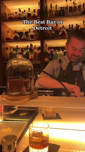 🍸 Step into one of Detroit's hidden gems 🤫 Bad Luck is an speakeasy cocktail bar with a cozy atmosphere and really cool drinks, tucked behind an alley door 🚪✨ Who wants to go? 🎥: @sophiemariegraf #Detroit #DetroitBucketList