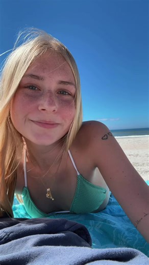 summary: if you’re bored and you live near the beach just go to the beach for free entertainment #yapping #relatable #floridagirl #lifehack