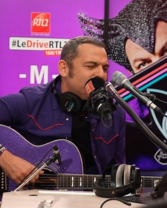 Matthieu Chedid - M - invente une chanson en direct grâce à la poésie de sa grand-mère Andrée Chedid ❤️ Une séquence totalement improvisée avec Eric Jean-Jean dans #LeDriveRTL2 🎸 Merci Matthieu ❤️ | RTL2