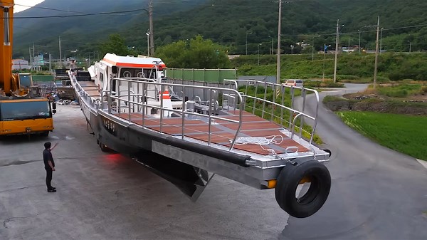 From Start to Finish: 100 Days of Crafting FRP Fishing Boats in Korea – A Complete Guide!