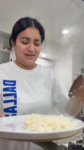 Quieren un tutorial como usar la escalera ? 🤣🤣🤣🤣 #JennyClaros #Honduras | Jenny Claros