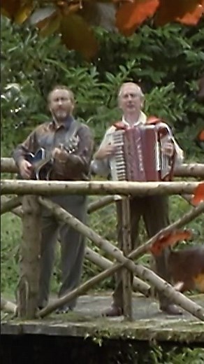 ‘The Gypsy Rover’ music video from Foster & Allen