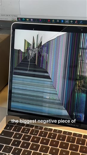 MacBook Screen Repair: Fast 2-Day Service vs Apple Store