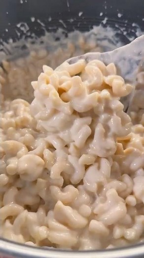 The BEST Stovetop White Cheddar Mac and Cheese in Under 20 Minutes