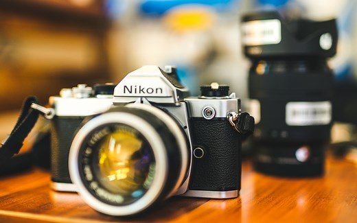 135系统相机里的佼佼者43年的前《尼康FM》