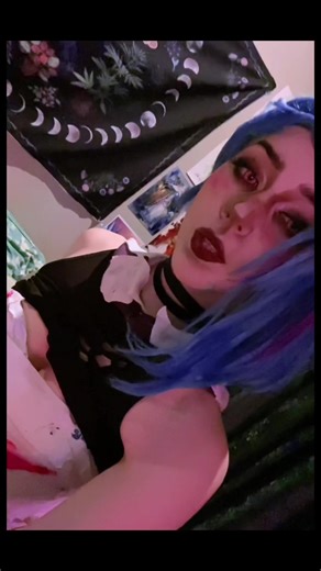 Finale jinx!! Gonna work more on her propearly but it was a con crunch okay😮‍💨 the leather top is kinda ruined from con so used a shirt in my closet LMAO #cosplay #jinx #fracturedjinx #arcane #finalejinx #jinxcosplay