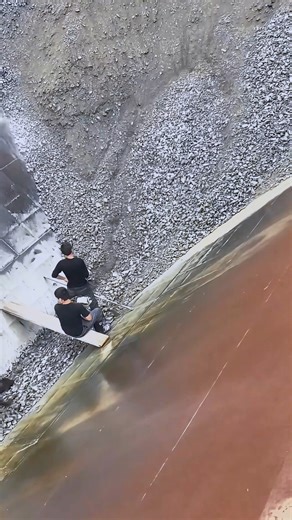 Miningsolution on Instagram: "Did You Know? The Hidden Impact of Fines in Your Aggregate. Ever wondered how the amount of "fines" (that fine, dusty powder) in your aggregate affects your final product? It's more critical than you might think! 👇 🔹 The Negative Impact of EXCESS Fines: Weakens Concrete: Fines increase the surface area needing water, leading to a higher water demand. This can result in a weaker, less durable concrete mix. Poor Workability: Instead of making the mix smoother, too m