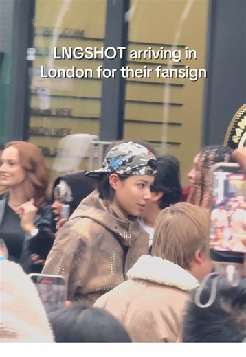 9/02 London fansign #lngshot #louis #루이 #lngshotfansign @LNGSHOT