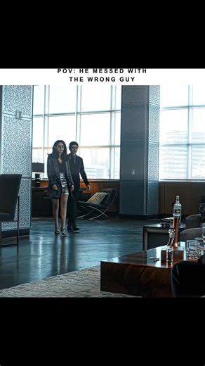 Ring_Gxr on Instagram: "日本利用压电瓷砖将脚步转化为电能。这些瓷砖捕捉来自你脚步的动能。当你行走时，你的重量和动作会对瓷砖产生压力。瓷砖会轻微弯曲，从而产生机械应力。瓷砖内部的压电材料将这种应力转化为电能。每一步都会产生少量电荷，而数百万步结合在一起就能产生足够的电力来驱动LED灯、数字显示屏和传感器。在像涩谷车站这样繁忙的地方，每天大约有240万个脚步为这一系统作出贡献。这些电能可以被储存或立即使用，从而减少对传统电力来源的依赖，并支持可持续的城市基础设施。这种方法将日常运动转化为实用的可再生能源。 #日本 #知识 #事实 #你知道吗 #推荐 科技 创新 历史 技术 实验 热门"