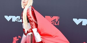Ava Max as a superheroine at the 2019 MTV Video Music Awards