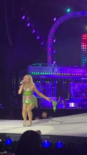 Sabrina Carpenter's "Juno" position for Lollapalooza Brazil 🇧🇷