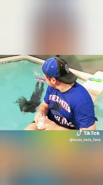 #resenha #piscina #amigos #viraltiktok #luccasneto #foryou #fyp #viral #brinquedos #brincadeira #viralvideo