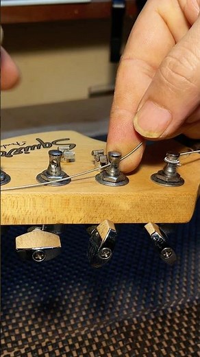 Guitar string winding properly #shorts