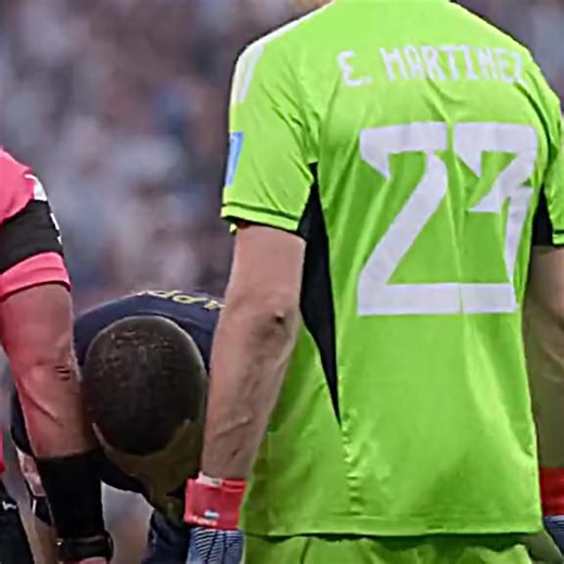 Emiliano 'Dibu' Martinez: Journey Through Qatar 2022