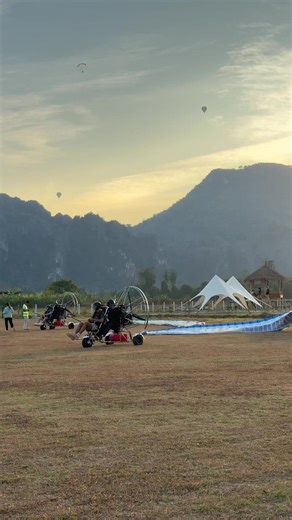 Good morning 🌞🪂✈️⚡️ ✨ Ready to see Vang Vieng from the sky? Booking us now! Limited seats available — don’t miss your flight of a lifetime 💬 📩 Contact us today LINE: phonchaj_120143 WhatsApp: 856 2092431782 Instagrams: ninja_vangviangtravel #paramotor #พารามอเตอร์ #วังเวียง #vangvieng
