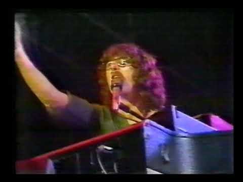 Serú Girán - "El Fantasma de Canterville" (Estadio Luis Franzini, Montevideo, 11-12-1981)