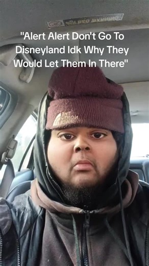 "Alert Alert Do Not Go To Disneyland Idk Why Those Guys Pulled Up " 😤... | disneyland