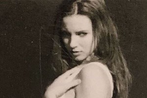 7 Facts About Model Erin Everly, She Was Axl Rose's Wife | eCelebrityMirror