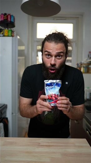 Man kann aus Capri Sonne Eis machen? CC: melek #foodie #food #caprisonne #wassereis