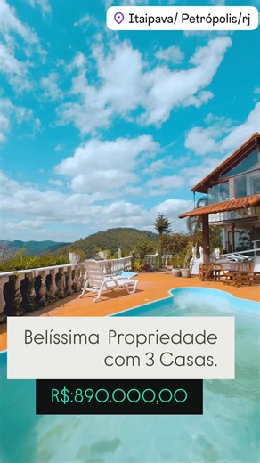 Imóveis Parceria on Instagram: "Belíssima propriedade, com 3 casas, total privacidade, vista deslumbrante e indevassável, localizada em condomínio tradicional na região de Itaipava. A casa principal dispõe de espaçosa sala envidraçada em ambientes com pé direito alto, sala de jantar, varanda em L com cortina de vidro e vista de tirar o fôlego, banheiro social, 4 quartos (sendo 2 espaçosas suítes), mezanino, depósito, ampla e aconchegante cozinha planejada, área de serviço com lavanderia e banhei