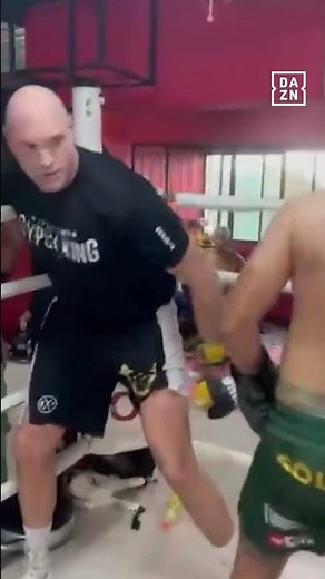 Tyson Fury is a heavyweight moving like a middleweight in NEW training footage