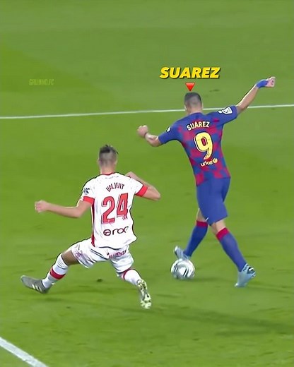 Suarez Top 10 Goals 🤯