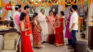 6.7M views · 233K reactions | মোদক পরিবারের "করবা চৌথ" পালন #ModakPoribarerKarwaChouthPalon #Mithai #TrendingOnZee https://zee5.onelink.me/RlQq/MithaiBNZEE "দেখুন #Mithai সোম - রবি @8.00pm শুধুমাত্র #ZeeBangla আর #Zee5 অ্যাপে যে কোন সময়, যে কোন জায়গায়।" | Zee Bangla | Facebook