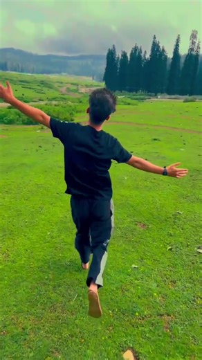 Enjoy video 💗💞 #kashmiri #kashmirisong #travel #enjoy #love #talented #exploremore #explorekashmir