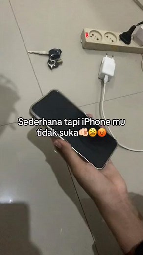 Cara Menghindari Rusaknya iPhone karena Kebiasaan Colok Kabel Dulu