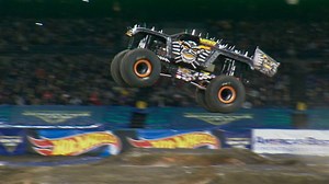 278K views · 2.6K reactions | Go BIG or go home. Neil Elliott caps off an epic run in Max-D with a huge backflip to win Monster Jam freestyle in Anaheim. | INDYCAR on FOX | Facebook