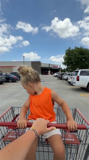 20 reactions | JonnyPops Organic Freezer Pops are $2.50 OFF until 7/24 at a Costco near you! 朗 ⭐️⭐️⭐️⭐️⭐️ “Not only refreshing, but made with no artificial dyes or flavors!” Find them in the shelf-stable juice aisle and freeze at home!  @shaylamackenzie | JonnyPops | Facebook