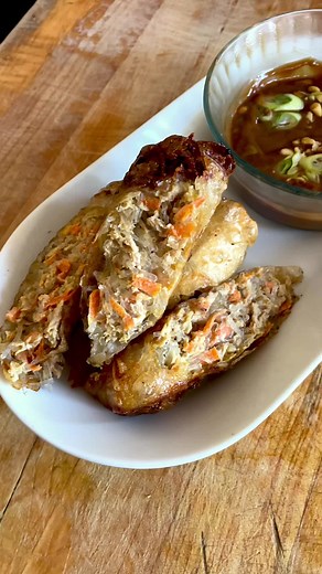 Delicious Vietnamese Chả Giò With Flavorful Dips