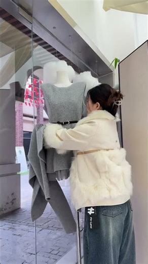 The suit on the mannequin is characterized 🤍✨