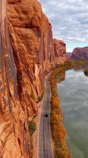 This scenic drive in Moab is absolutely worth the trip #PotashRoad #Utah #FamilyAdventure