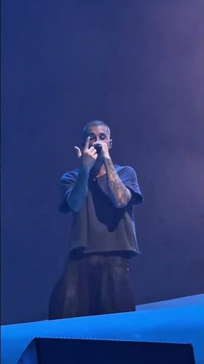 Justin Bieber performs "Sorry" at Coachella 🔥